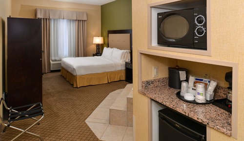 Suite, 1 King Bed, Jetted Tub