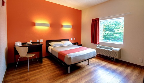 Standard Room, 1 Queen Bed, Accessible, Non Smoking