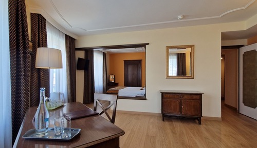 Junior Suite, 1 Queen Bed
