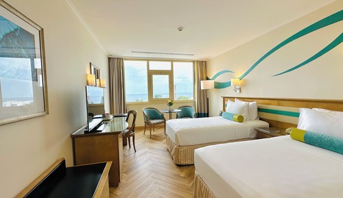 Standard Twin Room (with View)