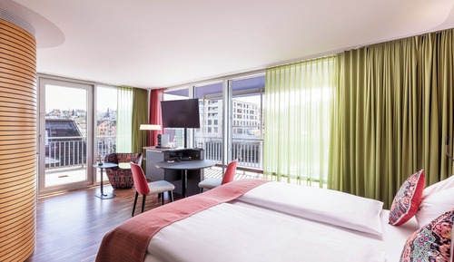 Club Room, 1 King Bed, Terrace