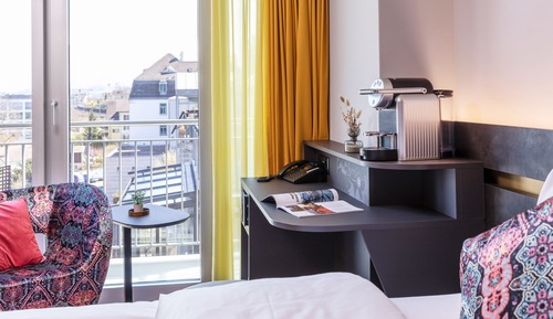 City Room, 1 Queen Bed, Balcony