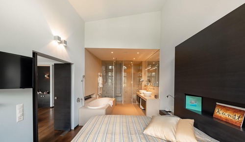 Roof Spa Suite