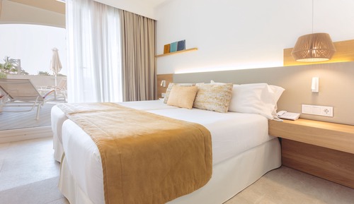 Superior Double Room, Terrace, Poolside