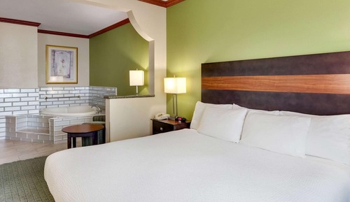Romantic Suite, 1 King Bed, Non Smoking