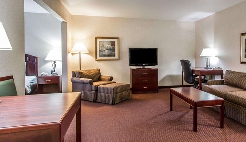 Suite, 1 King Bed, Non Smoking
