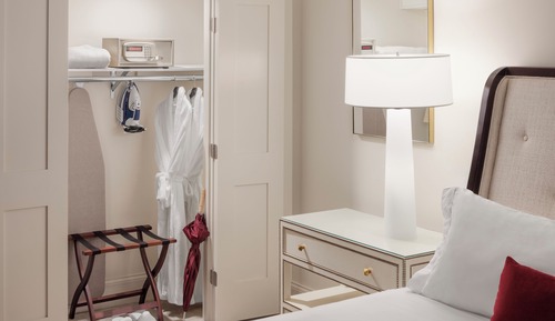 Deluxe Room, 1 King Bed