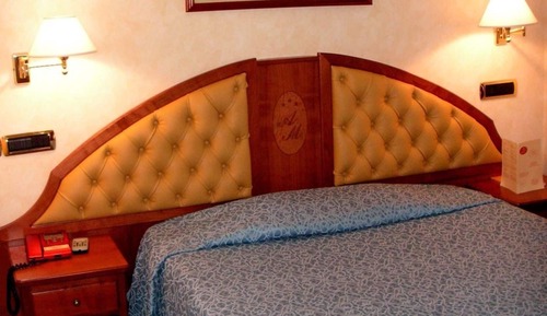Single Room (with french bed)