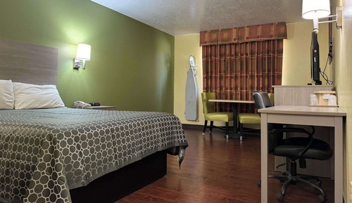 Standard Room, 1 Queen Bed, Non Smoking