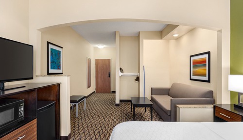 Suite, 1 Queen Bed, Roll-in Shower (Mobility)