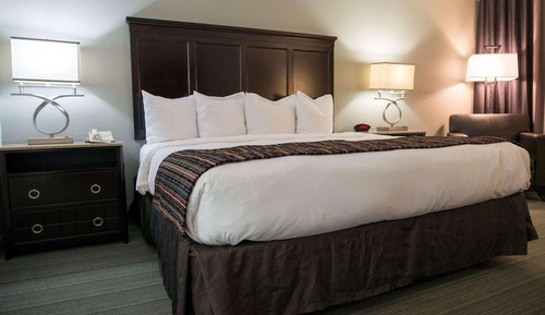 Suite, 1 King Bed, Accessible, Non Smoking