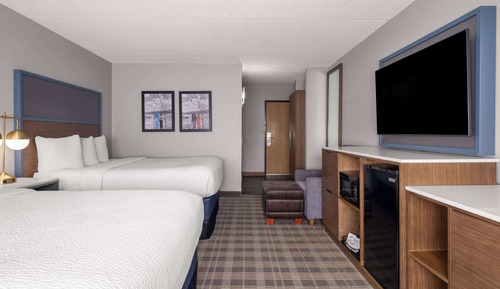 Room, 2 Queen Beds,Handicap Accessible, Non Smoking (210000205)