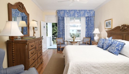 Superior Room, Pool View