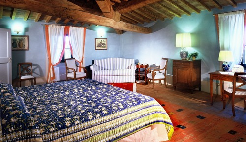 Junior Suite (Tuscan Hill)
