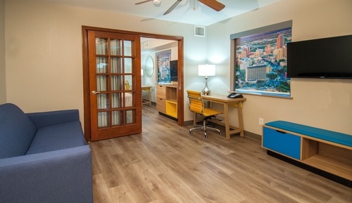 Suite, 1 Bedroom, Non Smoking (1 King Bed)
