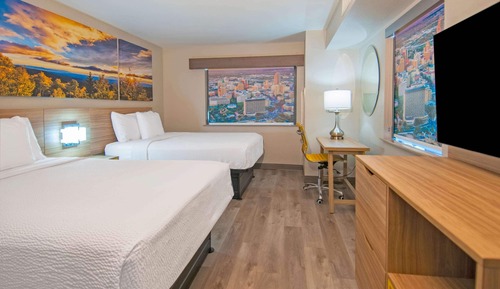 Suite, 2 Queen Beds, Non Smoking