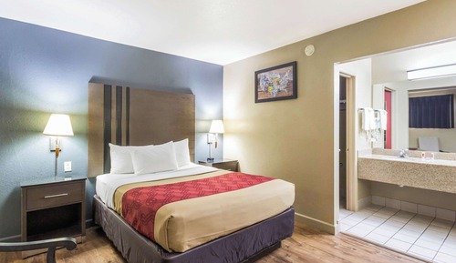 Standard Room, 1 Queen Bed, Non Smoking