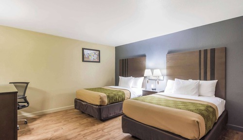 Suite, Multiple Beds, Non Smoking (3 Double Beds)