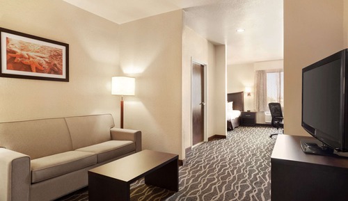 Suite, Multiple Beds, Non Smoking (Two-Bedroom)
