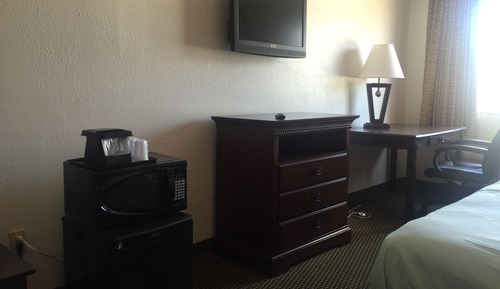 Deluxe Room, 1 King Bed, Non Smoking, Refrigerator & Microwave