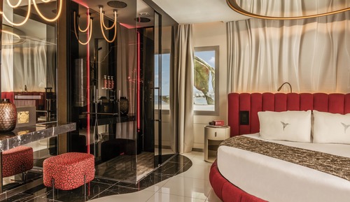 Fashion Victim Room - Entrance to Ushuaia Club Included
