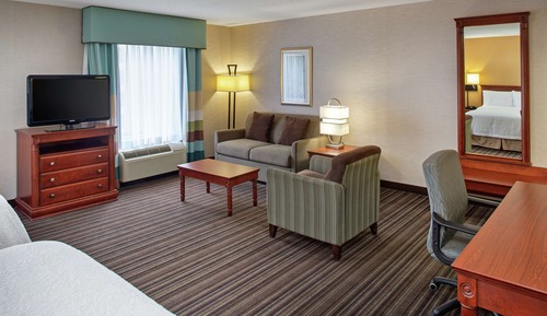 Large, Two Queen and One Sofa Bed, Non-Smoking