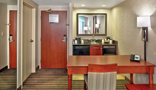 Suite, One King Bed, Non-Smoking