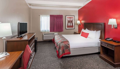 Suite, 1 Bedroom, Non Smoking (1 King Bed)