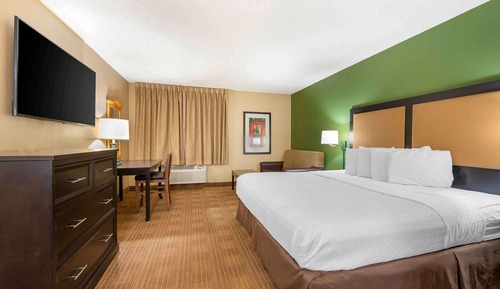 Deluxe Studio, 1 King Bed with Sofa bed, Non Smoking