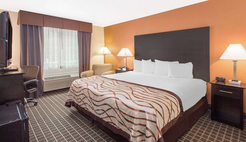 Standard Room, 1 King Bed