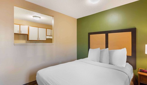 Deluxe Studio, 1 Queen Bed with Sofa bed, Non Smoking