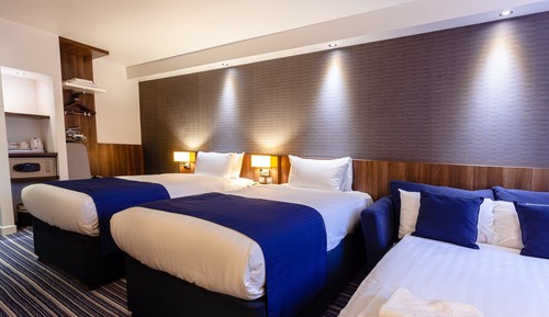 Standard Room, Multiple Beds (with Free Hot Breakfast)