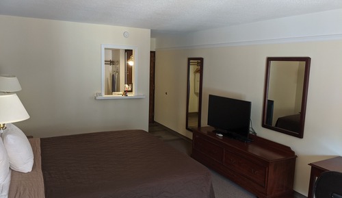Suite, 1 King Bed, Non Smoking, Patio