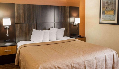 Suite, 1 King Bed, Accessible, Non Smoking