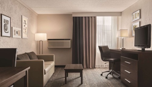 Suite, 2 Queen Beds, Non Smoking