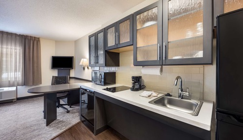 Studio Suite, 1 Queen Bed, Accessible (Mobility Tub)