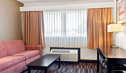 Standard Room, 1 King Bed, Accessible, Bathtub