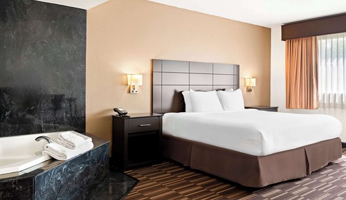Suite, 1 King Bed, Non Smoking, Jetted Tub