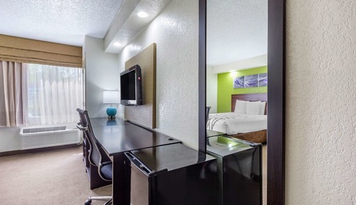 Standard Room, 1 King Bed, Non Smoking