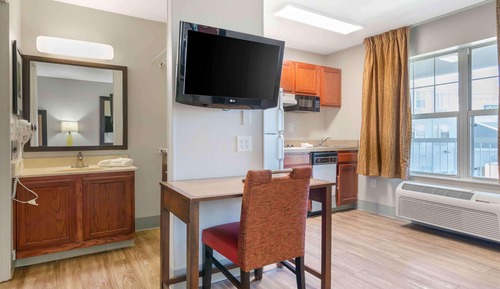 Studio, 1 Queen Bed, Non Smoking