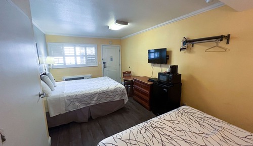 Standard Room, 2 Double Beds, Non Smoking