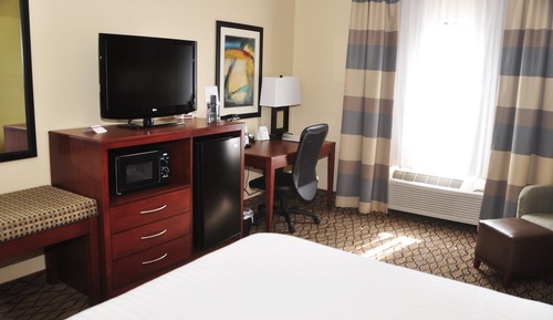 Standard Room, 1 King Bed, Roll-in Shower (Mobility)