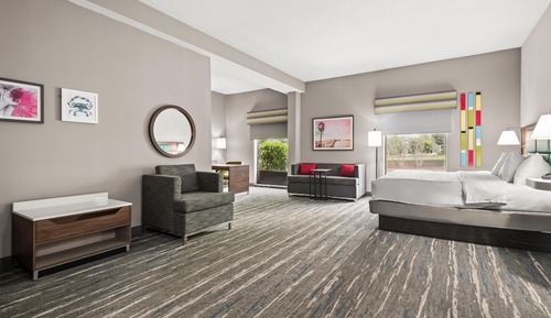 One bedroom suite one king non smoking