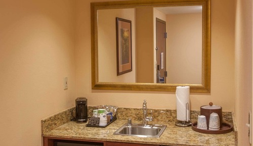 One Bedroom Suite, Two Double Beds, Non-Smoking