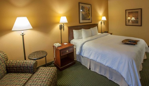 One King Bed Non Smoking