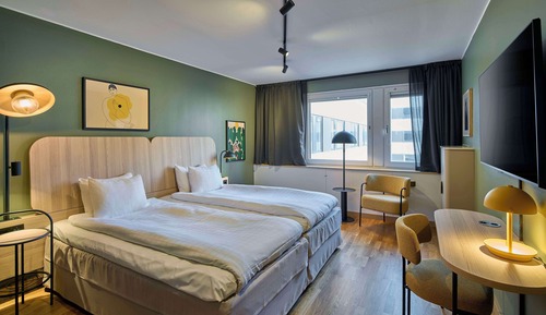 Standard Room, 1 Queen Bed