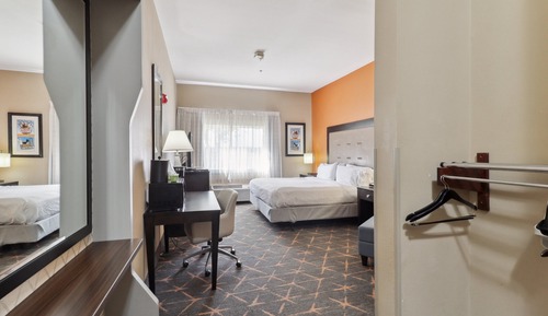 Suite, 1 King Bed, Mobility Accessible (Mobility, Accessible Tub)