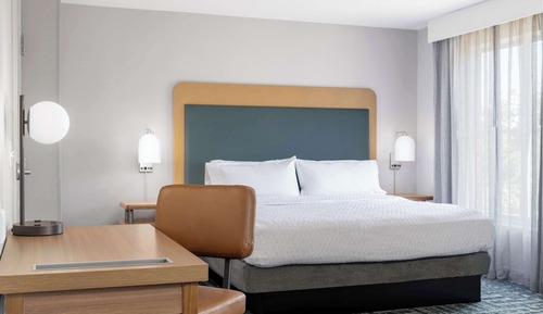 Studio, 1 King Bed, Accessible, Bathtub