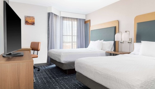 Suite, 2 Queen Beds, Accessible, Bathtub