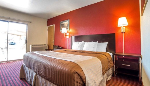Standard Room, 1 King Bed, Non Smoking